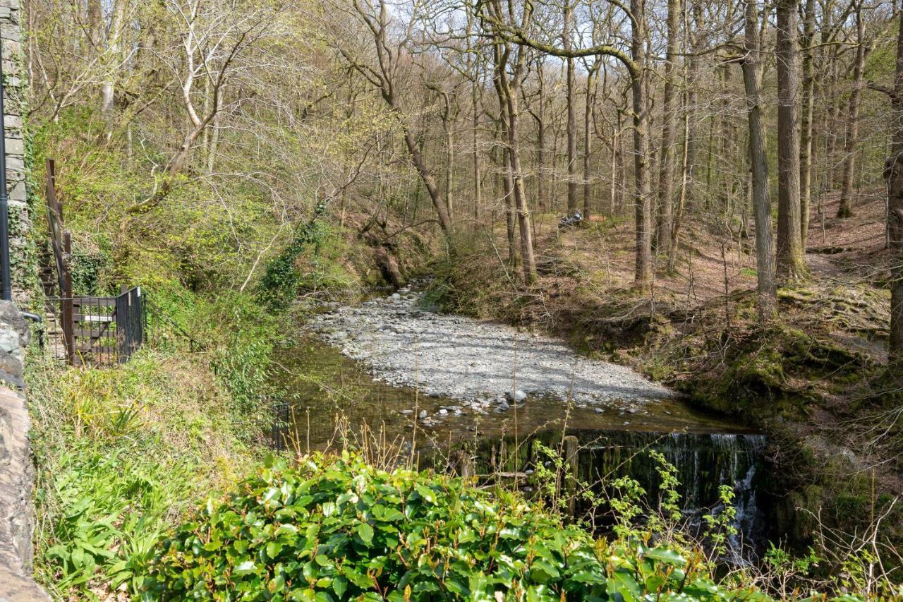 Tree Tops At The Falls - Great For Families, Central Location With Parking Ambleside Bagian luar foto